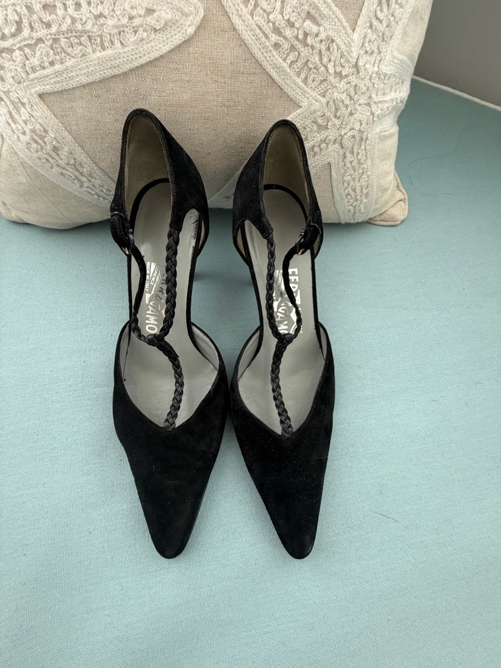 Salvatore Ferragamo Black Suede Braided T-Strap Pointed Pumps kitten heel 6.5